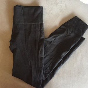 Lululemon gray leggings size 6