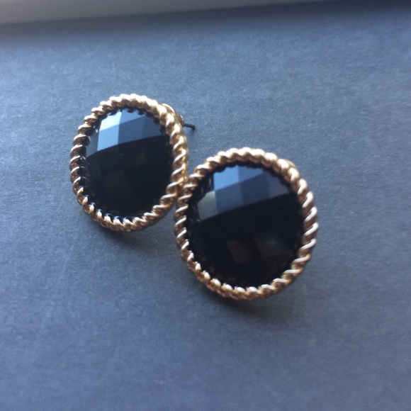 Set of 2 Earring Statement Studs - Picture 3 of 4