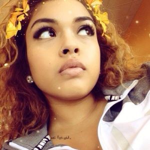 Meet your Posher, Perla