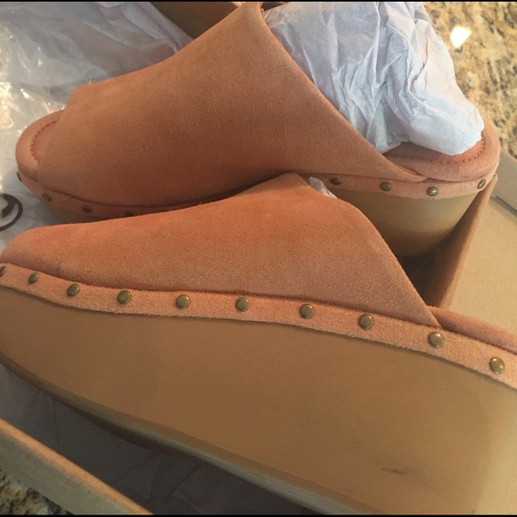 Urban Outfitters Karmen Sienna Suede Clog Slides - Picture 3 of 8