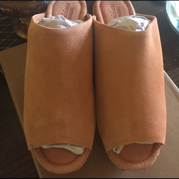 Urban Outfitters Karmen Sienna Suede Clog Slides - Picture 2 of 8