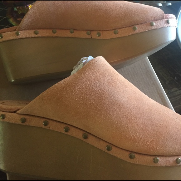Urban Outfitters Karmen Sienna Suede Clog Slides - Picture 4 of 8