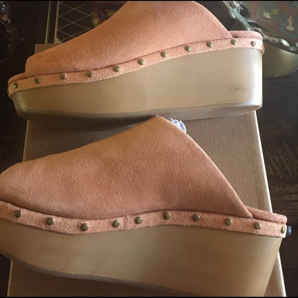 Urban Outfitters Karmen Sienna Suede Clog Slides - Picture 5 of 8