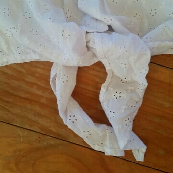 Closing sale!!!White tie top - Picture 2 of 3