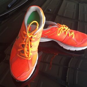 Nike Anodyne DS flywire neon orange size 9