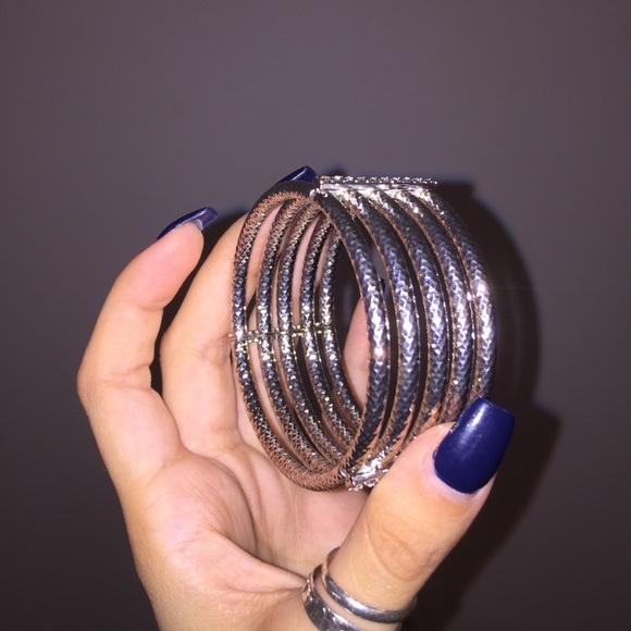 Silver bangle - Picture 3 of 4