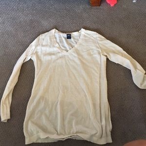 Cream gap maternity v-neck sweaters
