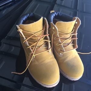 Boys construction boots size 1