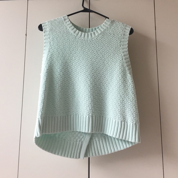 Banana Republic - Sleeveless Sweater