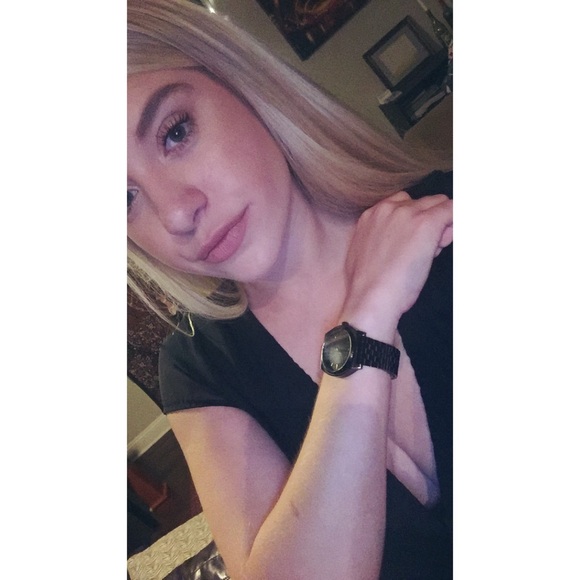 Meet your Posher, Taylor - Picture 1 of 1