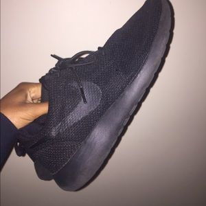 Triple black Roshe (new laces will be included)