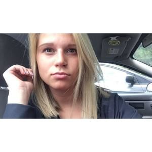 Meet your Posher, Macy hella