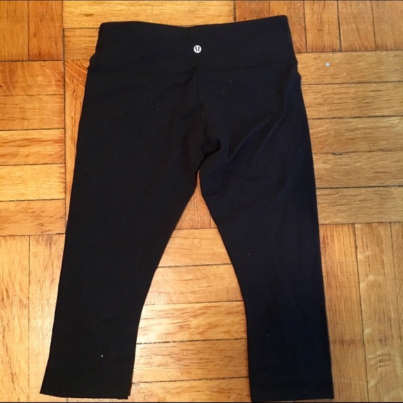 Lululemon cotton crops - size 8 - Picture 2 of 2