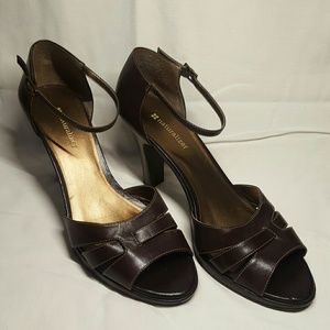 Donating soon! Naturalizer Peep Toe Heels