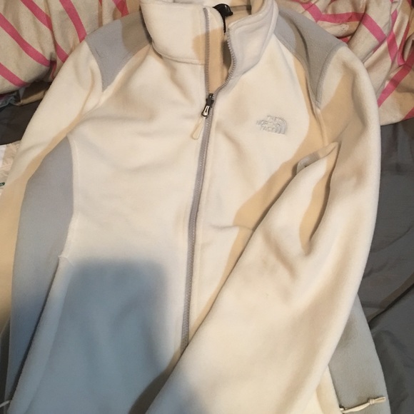 White fleece north face - Picture 3 of 3