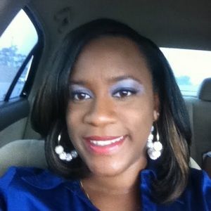 Meet your Posher, Adrienne