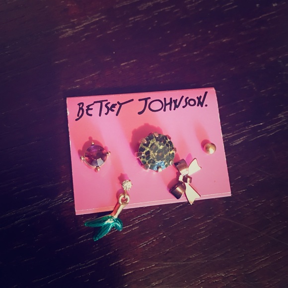 Betray Johnson earrings