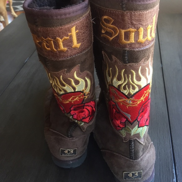 Koolaburra  "Heart / Soul" boots