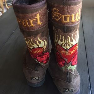 Koolaburra  "Heart / Soul" boots