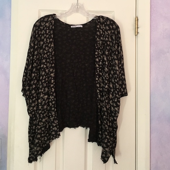 Black floral kimono