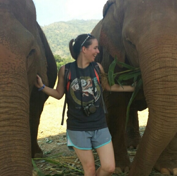 Meet your Posher, Hannah - Picture 2 of 3