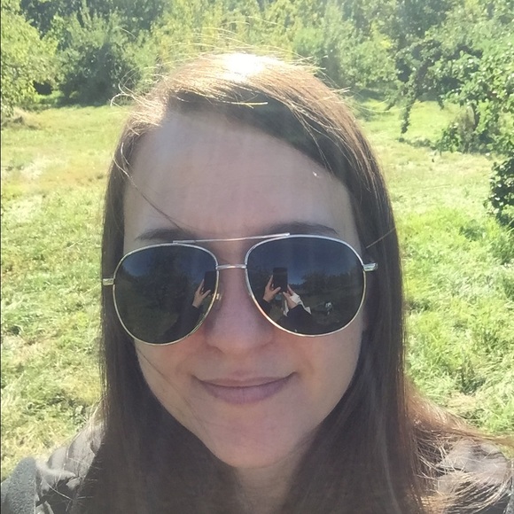 Meet your Posher, Crystyl