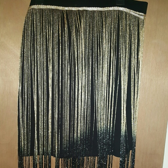 Short black shirt with shingles