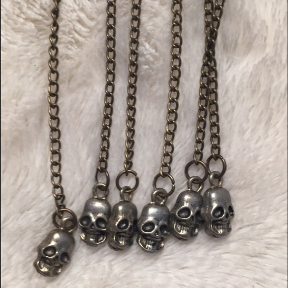 Over the ear cuff with skull detail. - Picture 2 of 3