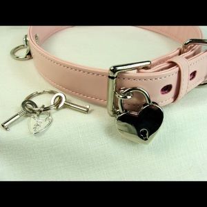 Women's pink leather heart studded collar