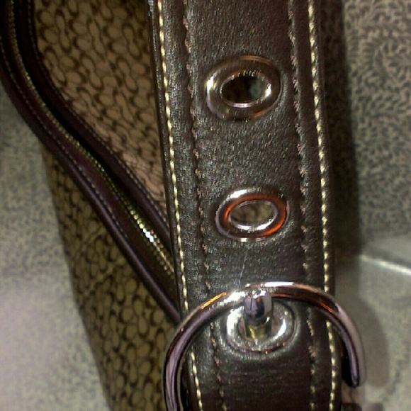 Authentic Signature Coach Handbag - Picture 4 of 4