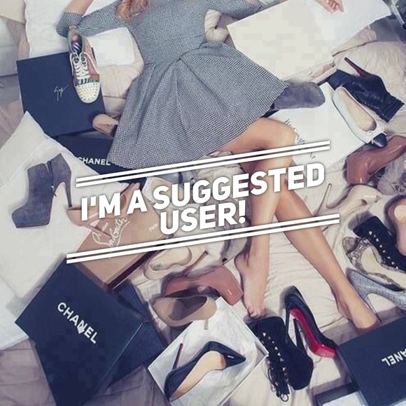 I'm an official Poshmark Suggested User!
