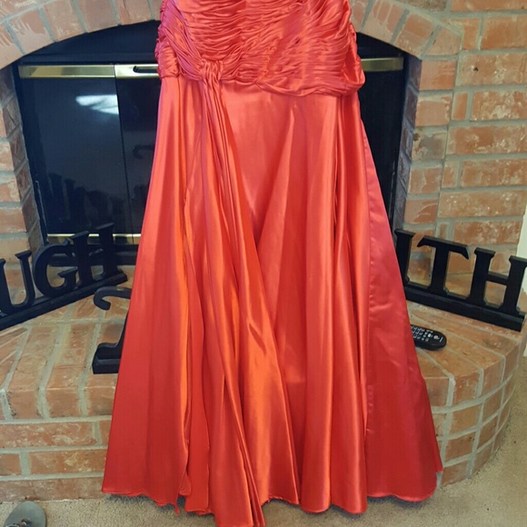 Women's clothing - Picture 2 of 3