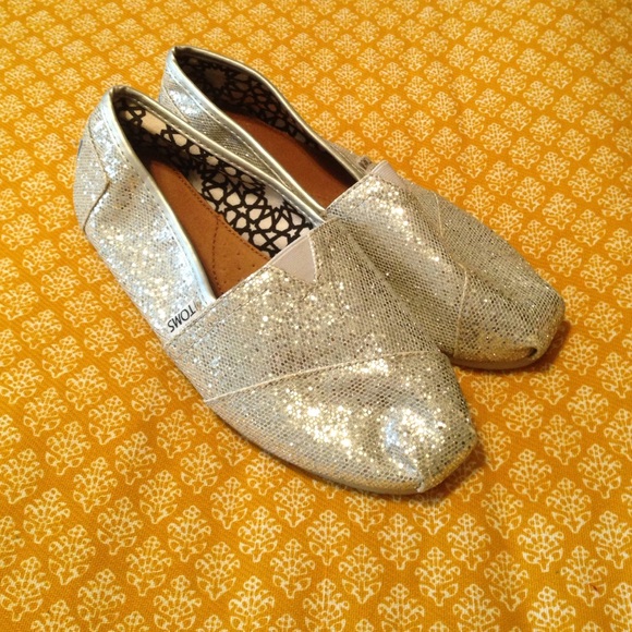 Sparkly TOMS!