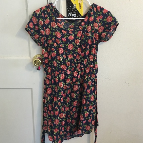 Forever 21 Dresses & Skirts - 🔴FREE WITH ANY PURCHASE $8! XXI floral dress