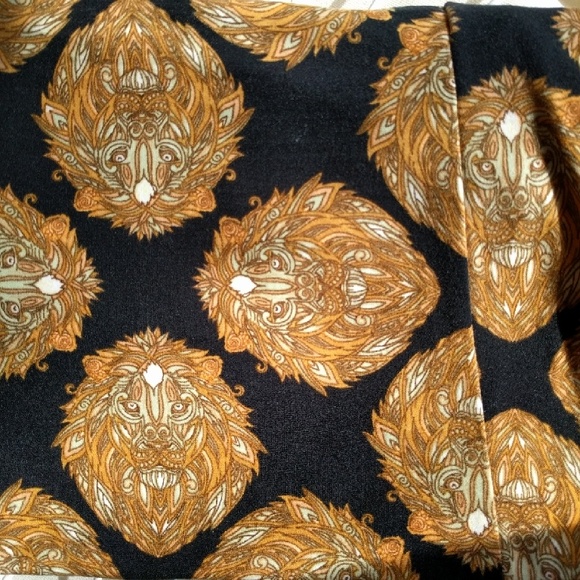 LuLaRoe TC Black Lions Leggings