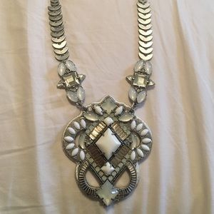 Stella and dot statement necklace