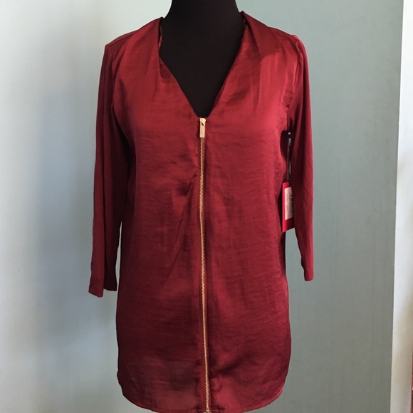 Beautiful wine blouse with stylish zipper detail
