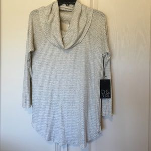 Cream with gold threads top