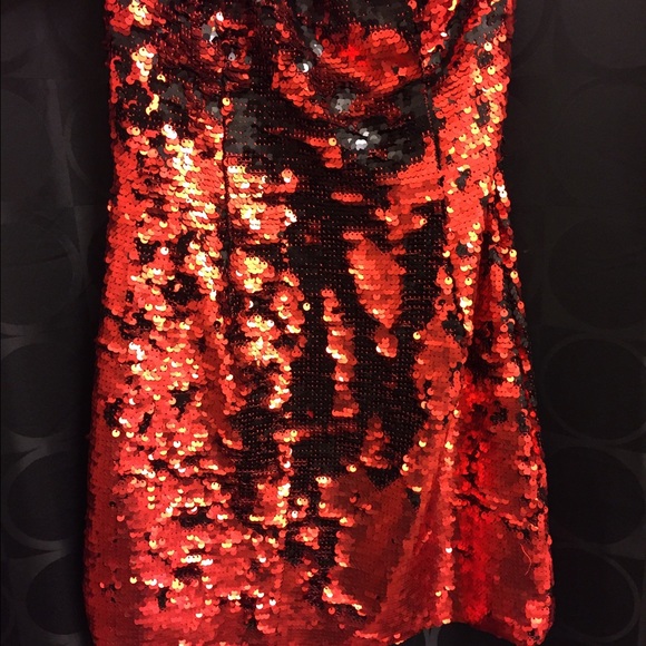 Sparkly red and black dress - Picture 2 of 4