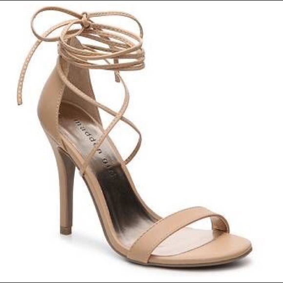 HP 💕NEW Madden Girl Dirby Stilettos Cream Size 8