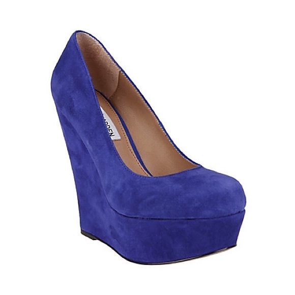 Steve Madden Pammyy Suede Wedges