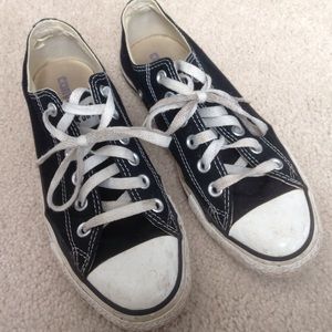 Black low-top Converse