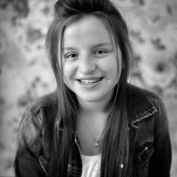 Meet your Posher, Karolina - Picture 1 of 1