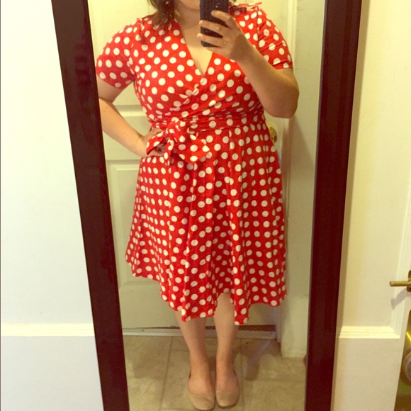 ❌SOLD❌ Vintage-like Red Polka Dot Swing Dress 2x