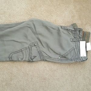 Soft material Capri's