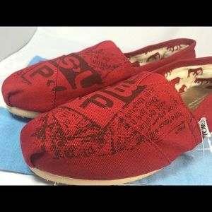 Toms women Classic Red Flat Shoe Size 9.5