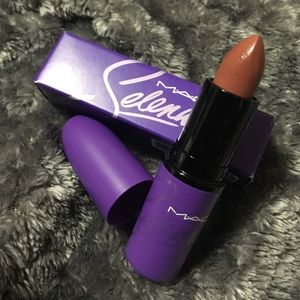 MAC Selena "Amor Prohibido"