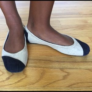 TOMS Black & Tan Burlap Ballet Flats // Size 7