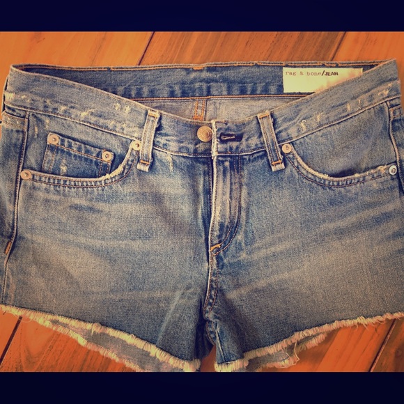Rag & Bone size 24 jean shorts