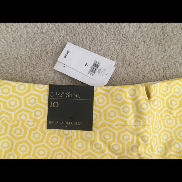 NWT Banana Republic Yellow Shorts. Size 10. - Picture 3 of 3